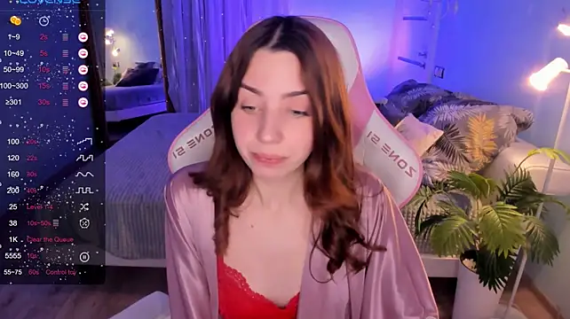 צ'אט XXX בשידור חי של CharliGrace_