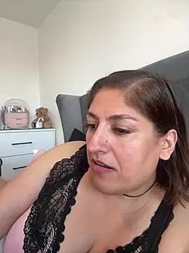 عرض كام Spicy-Kareena