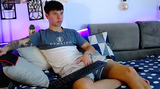 XXX chat uživo modela ThomasEdisonn