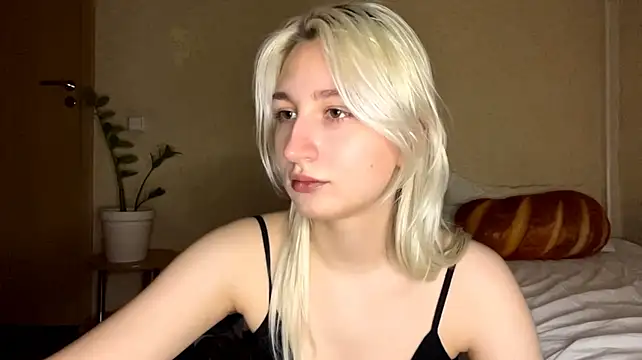 LishaNuding live XXX chat