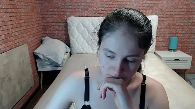 Chat +18 de Holliy_Cooper ao vivo