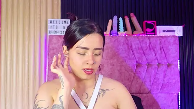 Mia_lopez_1 - bounces on the dildo