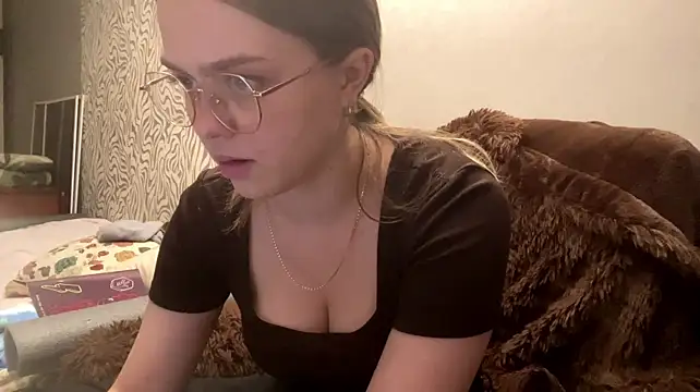 ShavonneFahrenkrug - Leg-split