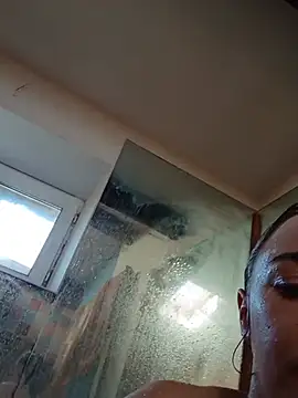 MindMistress - Je prend un bain devant vous