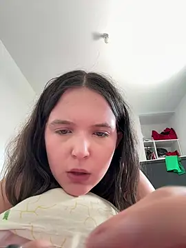 Louna-Emma - Je me met nue