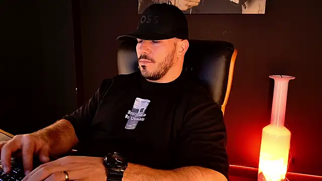 Онлайн чат XXX AngeloEric