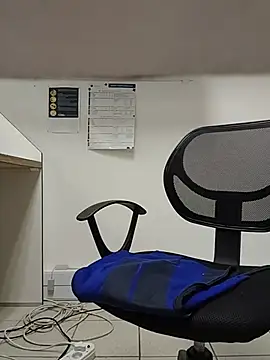 THATHAIRYTALLDUDE's Live XXX Chat