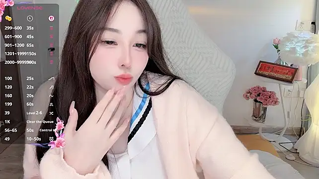 Liz-nn - 小穴坐哥哥脸上摩擦（众筹房租））