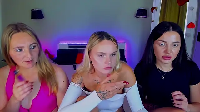 XXX chat uživo modela MagicEyess