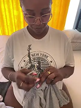 Honeylust26 - Cum inside my pusy