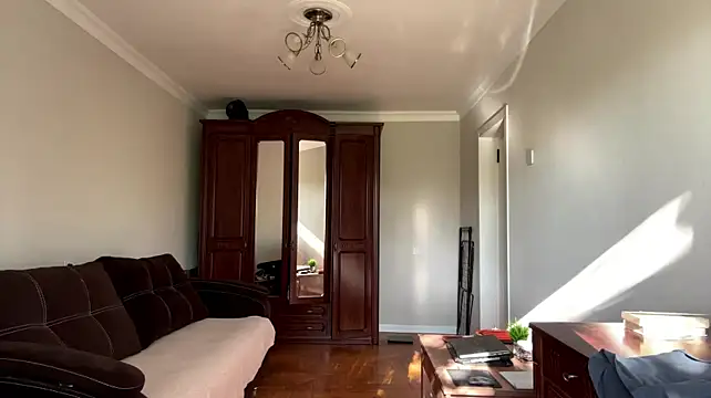 AlinaFinalgon - play around with my boobs under my bra