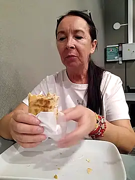 Celine_Faer1 élő XXX-chatje