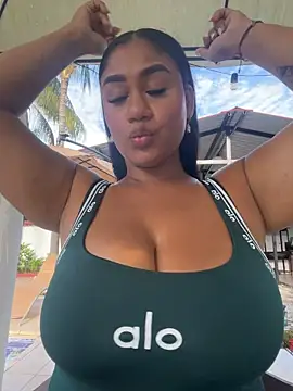 NayTorres - SHOW BOOBS BOUNCE IN PUBLIC