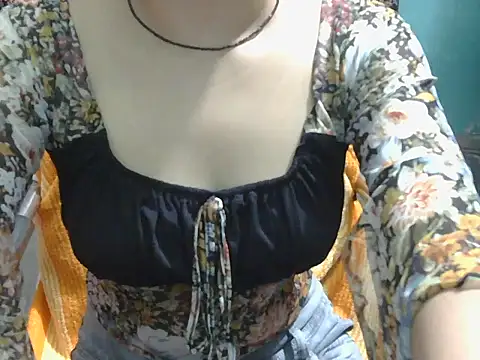 Adorable_Ayesha Adlı Modelin Canlı XXX Sohbeti