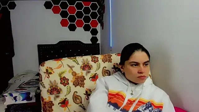 maddison_inova Adlı Modelin Canlı XXX Sohbeti