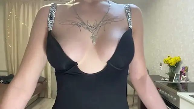 XXX chat uživo modela SweetieMila