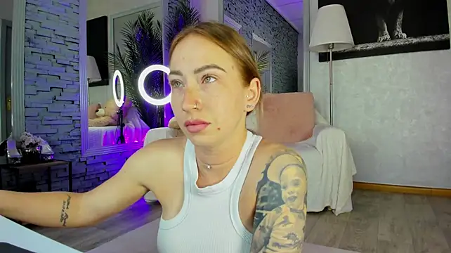 Reina_Cummings - Naked 👙