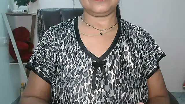 Cute_Ruhi99 - choco on boobs last tiper get lush cntrl