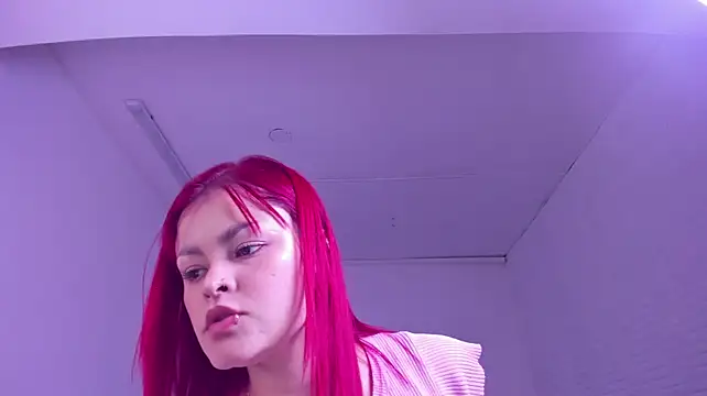 NahomiRichards_ - SHOW MY TITS WITH OIL🤭👅😏
