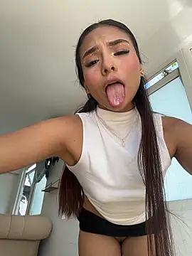 Amira_cute2 - Twerking +Spank ass x3