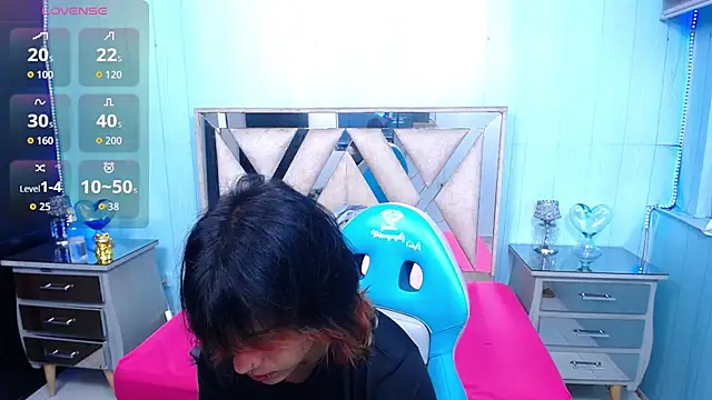 alex_477 Adlı Modelin Canlı XXX Sohbeti