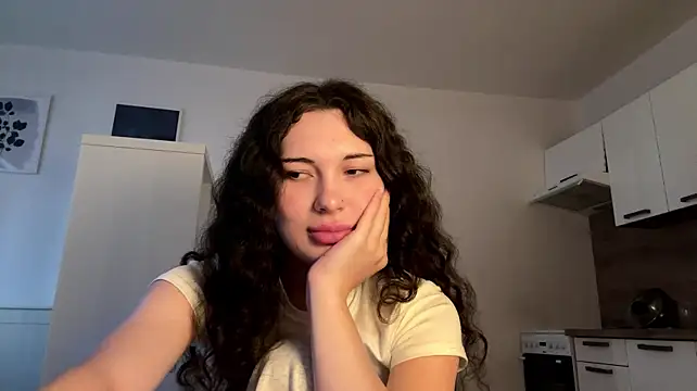 צ'אט XXX בשידור חי של naughty_glrl