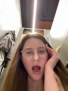 FReyja_44 - Dildo in pussy