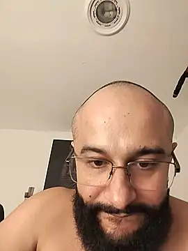 צ'אט XXX בשידור חי של Luke__09