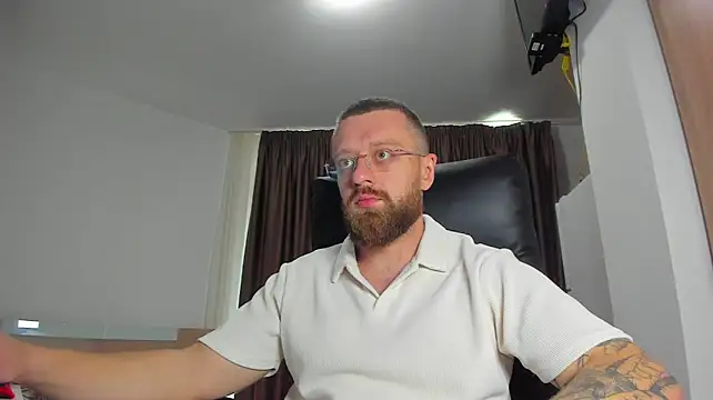 Živý XXX chat Findom_guy