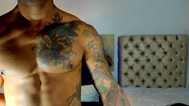 antonio__444 Adlı Modelin Canlı XXX Sohbeti