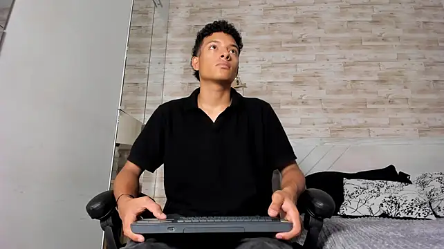 Chatroom XXX en direct de Jake_Noir