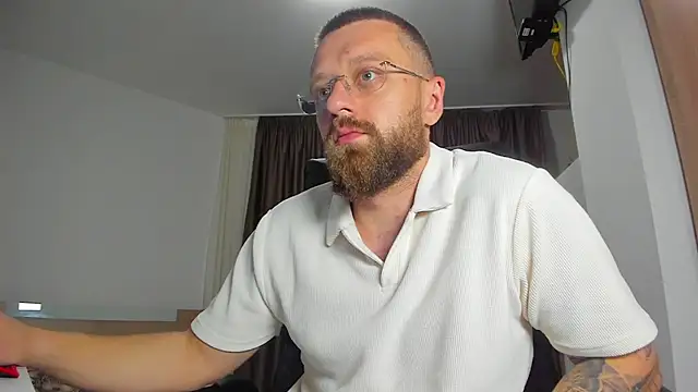 XXX chat uživo modela Findom_guy