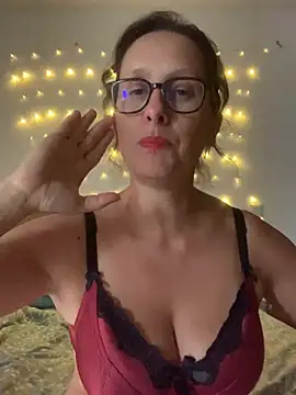 hotbrunettemass' Live XXX Chat