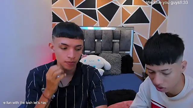 Juan_Nd_Steven Chat XXX live