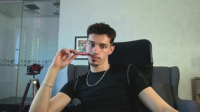 XXX chat uživo modela KaydenDrew