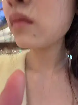 Zhenzhu443 - 脱掉吊带商场真空
