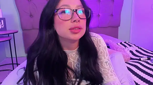 Lilyy_evanss - im here again ... can i cum on u face ?