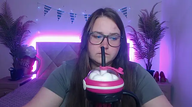 Chat +18 de XX_Daniella_XX ao vivo