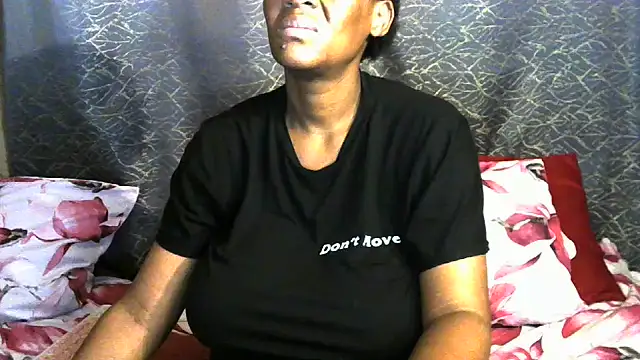Chat +18 de MistressShirleyXXX81 ao vivo