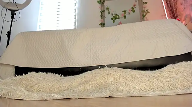 Bella_desi_ - I will lick my soles for you
