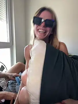 MissGoldieB - IL ME DÉMONTE HARD 😈