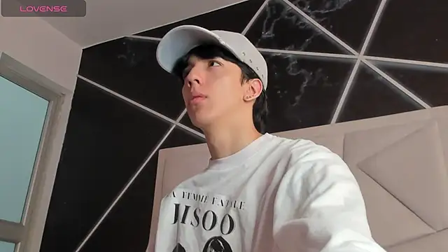 Chat +18 de AerumChae ao vivo