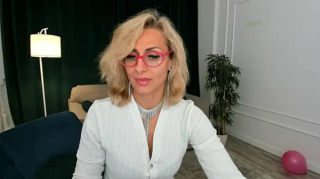 MuseOfStage's Live XXX Chat