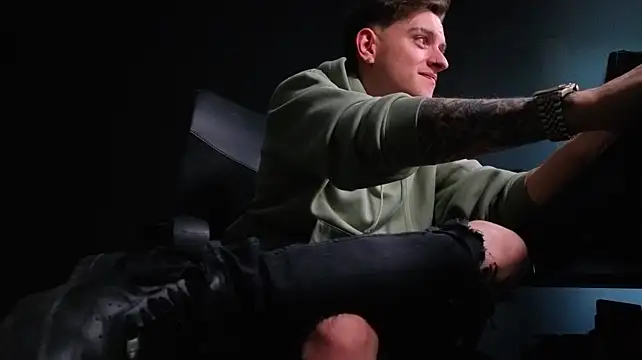 Онлайн чат XXX FelixStarkk