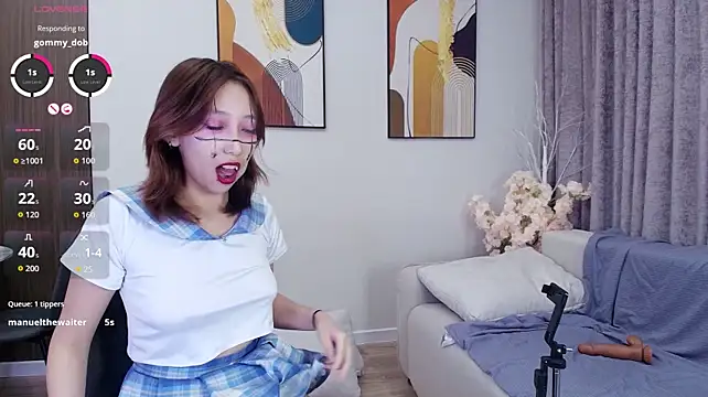 Jasmilee - show feet