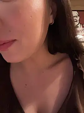 Holly_Play - slide finger in to leave wet marks in 📚