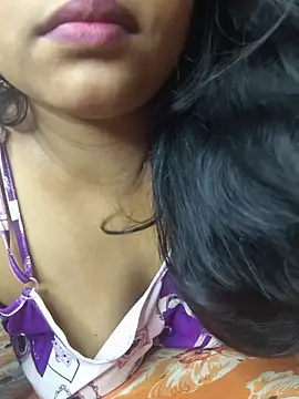 Desi_Couple_06's Webcam Show
