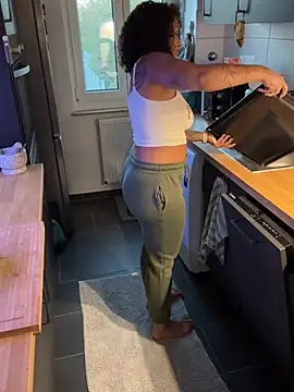Živý XXX chat SweetPetiteNoir