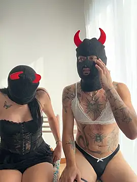 צ'אט XXX בשידור חי של Masked_Desire69
