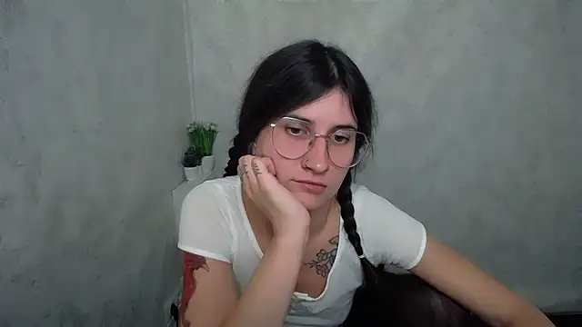 MaryEm976 Live XXX-Chat
